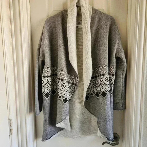 Element Gray and White Tribal Print Cardigan Size Medium - Picture 1 of 5